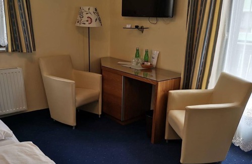 Scharding District Bed & Breakfast | Danube, double room, shower/WC - Gästehaus Donautal - Donausteig and bett+bike