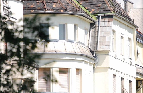 Ujlipotvaros Apartment | Danube view home personal welcome near Parliament private tours&home restaurant