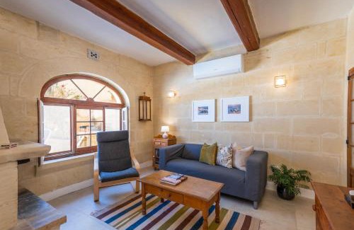 Gharb House | Dar ta' Mansi Farmhouse with Private Pool