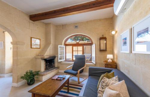 Gharb House | Dar ta' Mansi Farmhouse with Private Pool