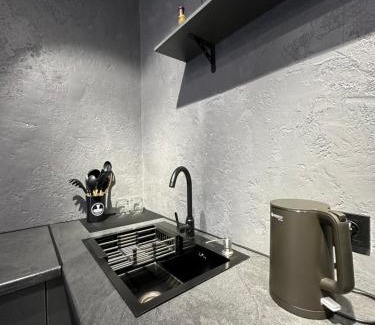 Kaztsik Apartment | Dark Loft