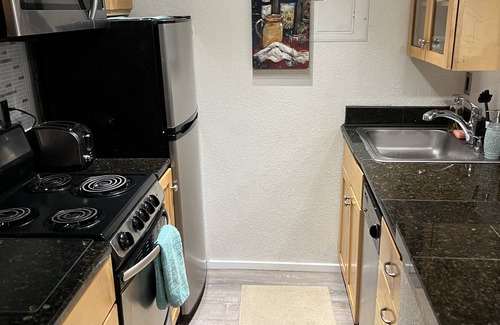 Boulder Condo | Darling, DOWNTOWN Oasis! Walk to EVERYTHING Fun!