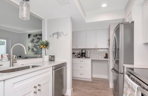 Davis Islands House | Davis Islands townhome with 2 private courtyards