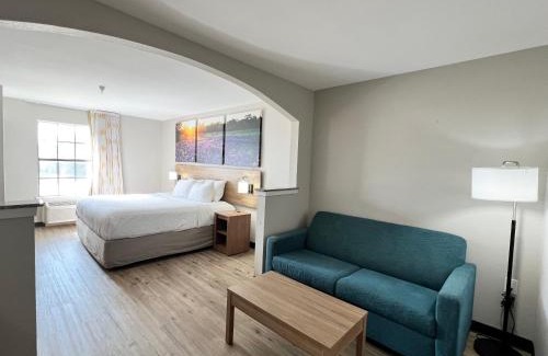Plano Hotel | Days Inn by Wyndham Dallas Plano