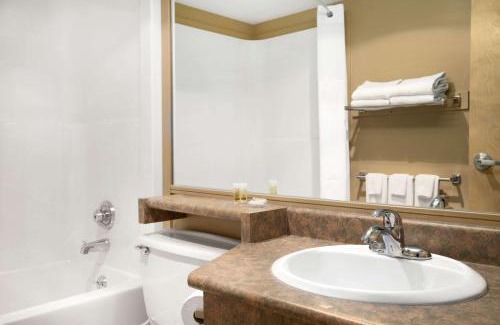 Estevan Hotel | Days Inn by Wyndham Estevan