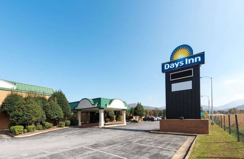 Luray Hotel | Days Inn by Wyndham Luray Shenandoah