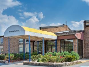 Lakeview Hotel | Days Inn by Wyndham Manassas Battlefield