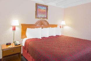 Griffin Heights Hotel | Days Inn by Wyndham Tallahassee University Center