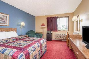 Eau Claire Hotel | Days Inn by Wyndham West-Eau Claire