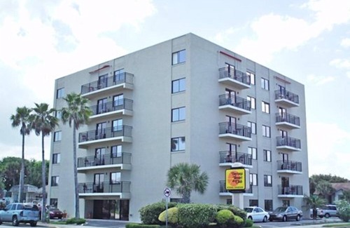 Bostwick Park Condo | Daytona Resort & Club 2BR Suite Saturday Check-Ins