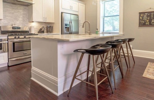 Shaw House | Dazzling 5BR Family Home + Garage /ABODEbucks