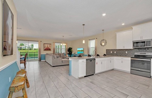 Davenport Villa | Dazzling 8BR Villa w Pool/Spa Near Disney