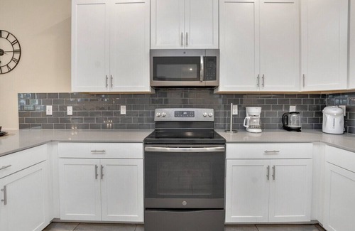 Davenport Villa | Dazzling 8BR Villa w Pool/Spa Near Disney