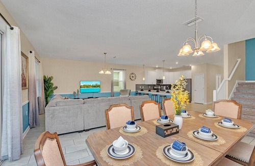 Davenport Villa | Dazzling 8BR Villa w Pool/Spa Near Disney