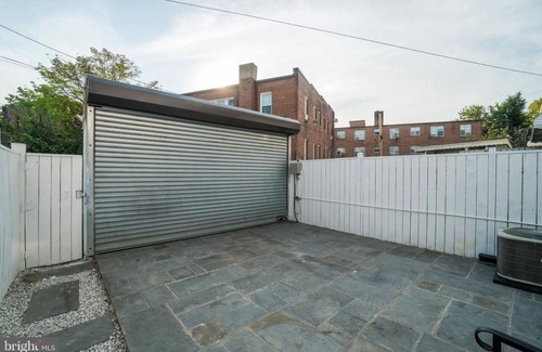 Petworth House | DC Rowhome ✲ HUGE Roofdeck & Parking ✲ 3br | 2.5ba