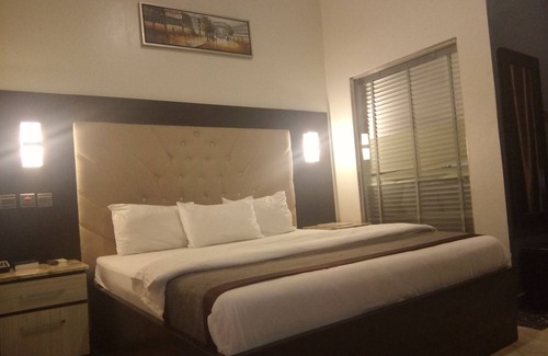 Enugu Hotel | De Gladys Hotel