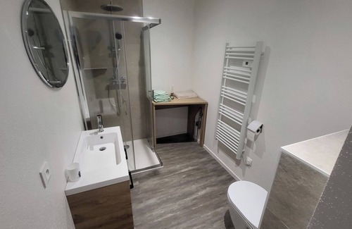 La Vancelle Apartment | "De l'herbe jusqu'à les genoux" - 2-room apartment
