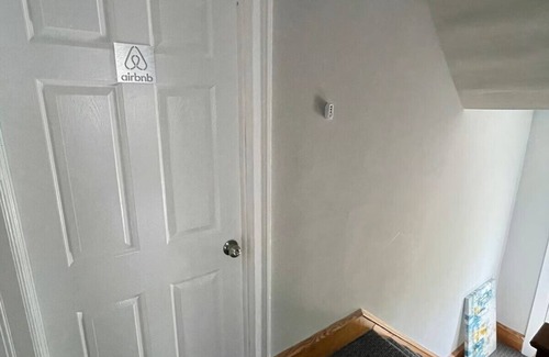 Audubon Apartment | De la Luna Vintage Apartment unit in Audubon - Family friendly area