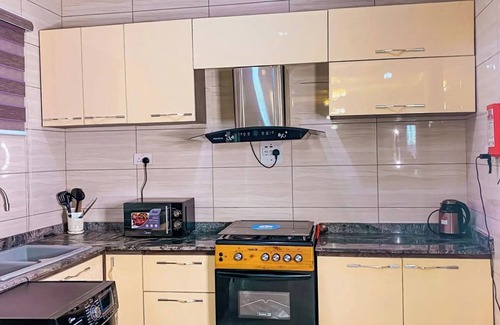 Benin City Apartment | De Palatial Hotel and Apartments