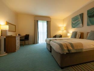 South Cerney Apartment | De Vere Cotswold Water Park Apartments