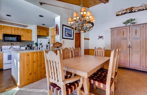 Lakeside Village Condo | Decatur 1775