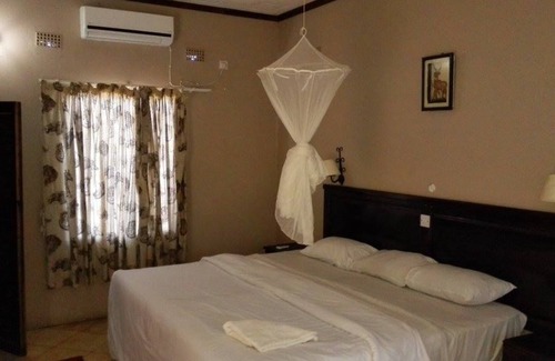 Livingstone House | Decha Guest Lodge