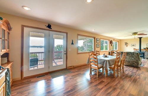 New Concord House | Deck and Water View Cozy Kentucky Lake Getaway