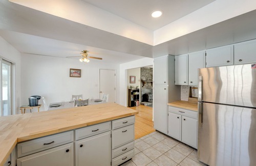West Eaton House | Deck & Fire Pit: Cozy Escape in Morrisville!