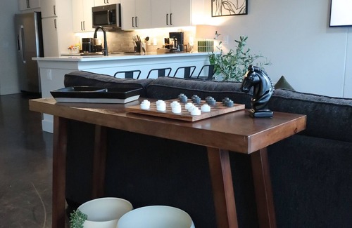 Deep Ellum Apartment | Deep Ellum Loft FREE garage parking & POOL