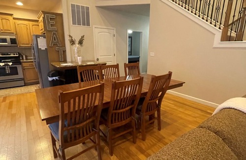 Hollister House | Deep Roots Den on Table Rock. Great get away location. Rare find.