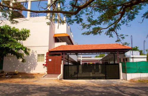 Pollachi Hotel | Deepwoods Stay-Kinathukadavu, Coimbatore