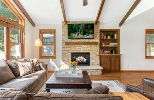 Eagle-Vail House | Deer Blvd 54 W.