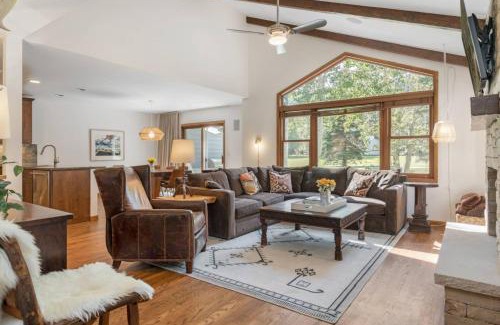 Eagle-Vail House | Deer Blvd 54 W.