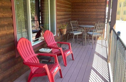 Twain Harte House | Deer Lodge – Beautiful, Spacious Home with Hot Tub