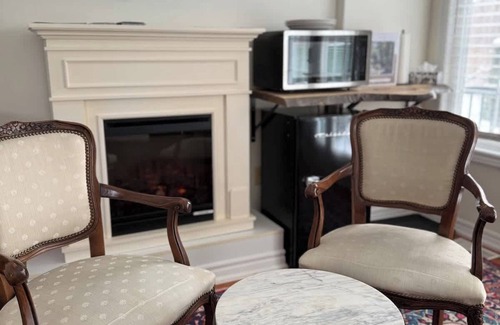 Historic Old Town Apartment | Deerview Suite - A sweet nature escape in NOTL