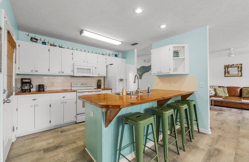 Kiska Beach House | Deja Blue Beach House - West End PCB - Golf Cart included!