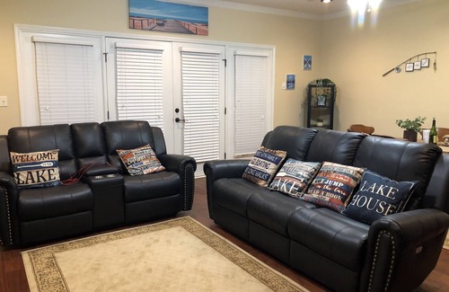 Amistad National Recreational Area Condo | Del Rio, Tx, Condo with pool and lake view!