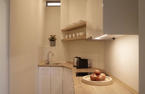 Metaxourgio Apartment | Del Taso 1850