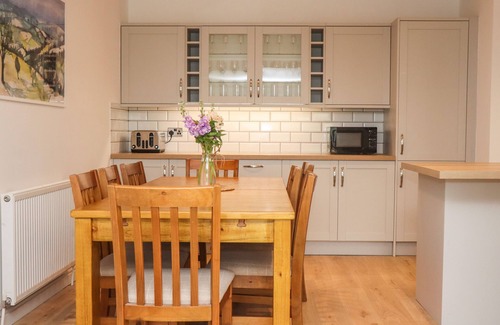 Bishop's Cleeve House | DELABERE ROAD, pet friendly, with a garden in Bishops Cleeve