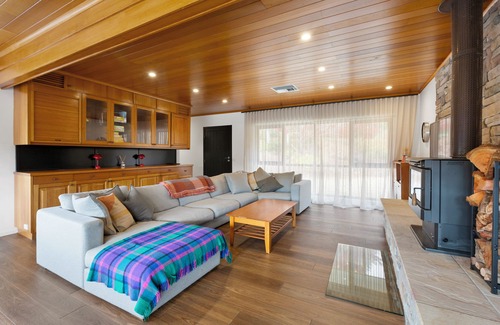 Merrijig House | Delatite Valley: 4 BR, 3.5 BA House in Merrijig, Sleeps 12