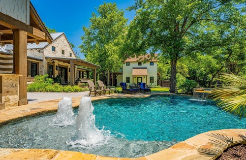 Fredericksburg Cottage | Delaware Creek Suite @ Lost Creek Lodge 2 Blocks from Main Street Shopping Dist.