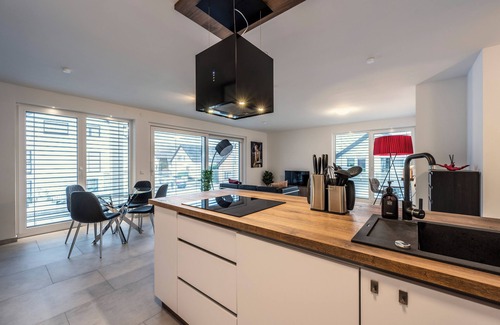 Boeblingen Apartment | Delightful 2 Room Apartment USM I Fireplace & Balcony I Panzer KaserneI Family