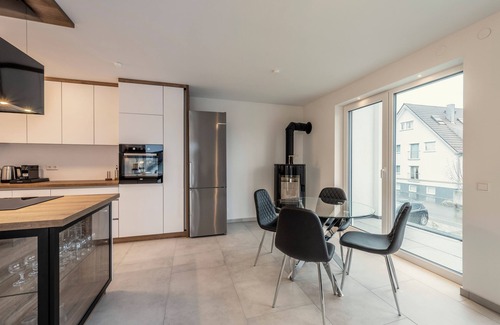 Boeblingen Apartment | Delightful 2 Room Apartment USM I Fireplace & Balcony I Panzer KaserneI Family