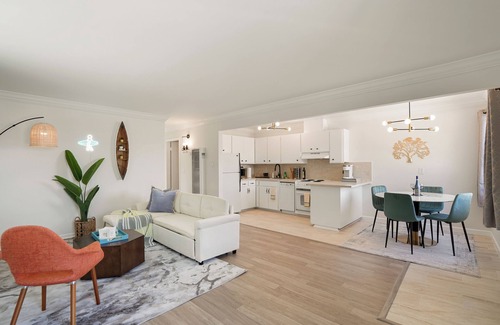 Pacifica Apartment | Delightful 2BR Mountain OceanSunset View