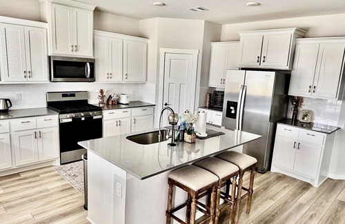 Wellborn House | Delightful 3-bedroom house with ping pong table, air hockey, dart board and more