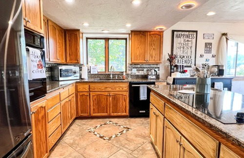 Salmon Creek House | Delightful 3-bedroom house with WiFi in Juneau, AK, centrally located.