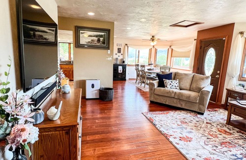 Salmon Creek House | Delightful 3-bedroom house with WiFi in Juneau, AK, centrally located.