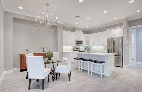 East Naples Villa | Delightful Dahlia Villa, 2 Bedroom + Den, Private Pool and Spa.