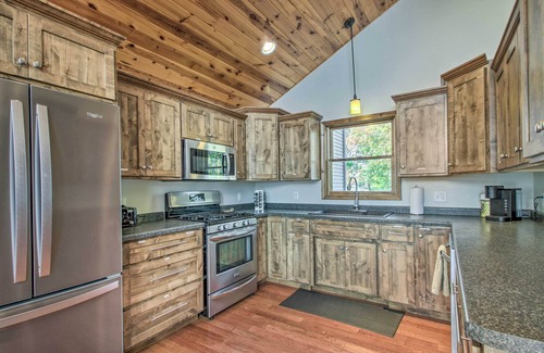Isle Cabin | Delightful Isle Retreat w/Boat Dock & Slip!