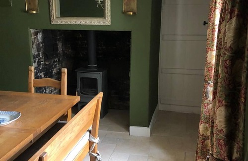Littlebredy Cottage | Delightful light and spacious character stone cottage near the Jurassic coast